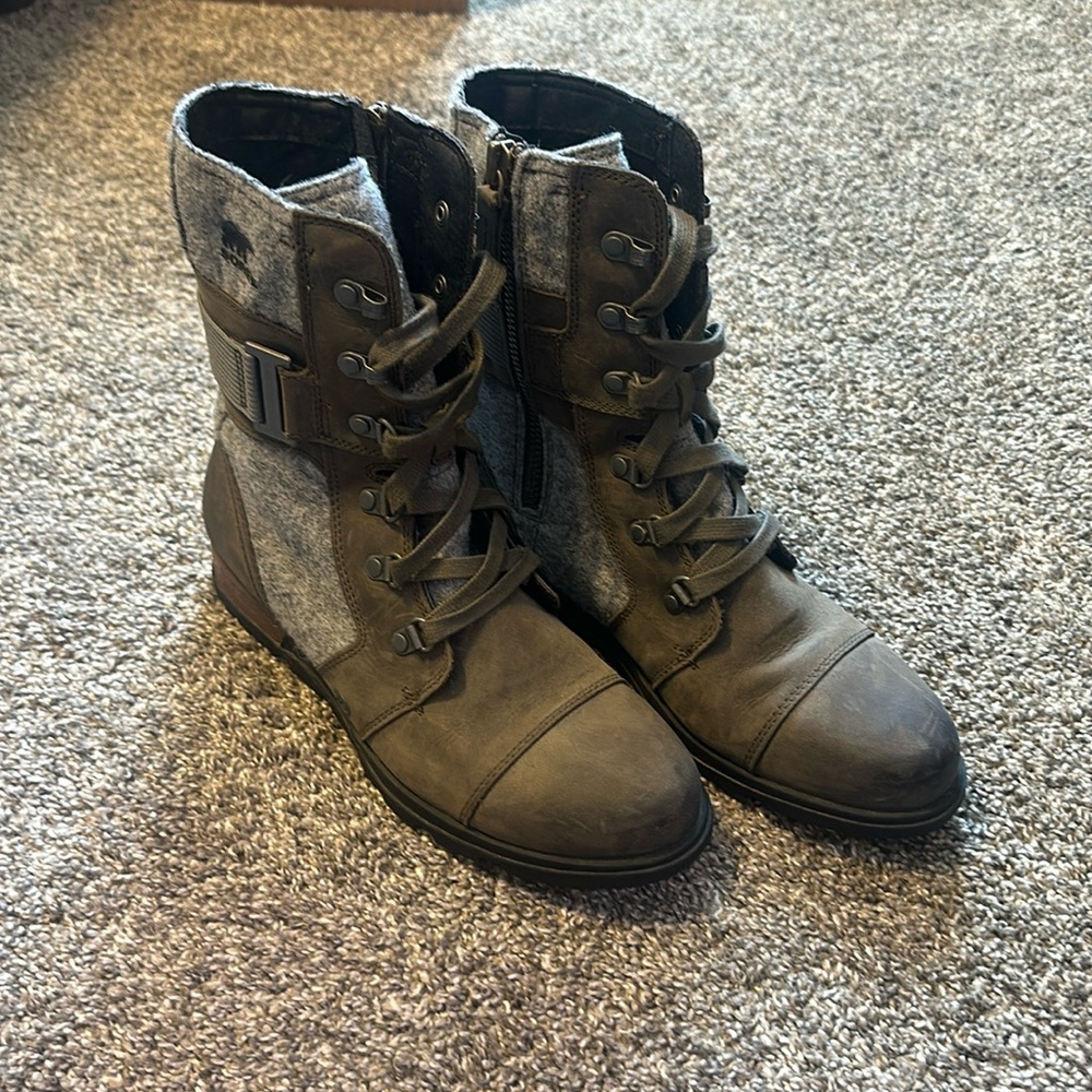 Women’s Sorel Emelie Lace Up Boots